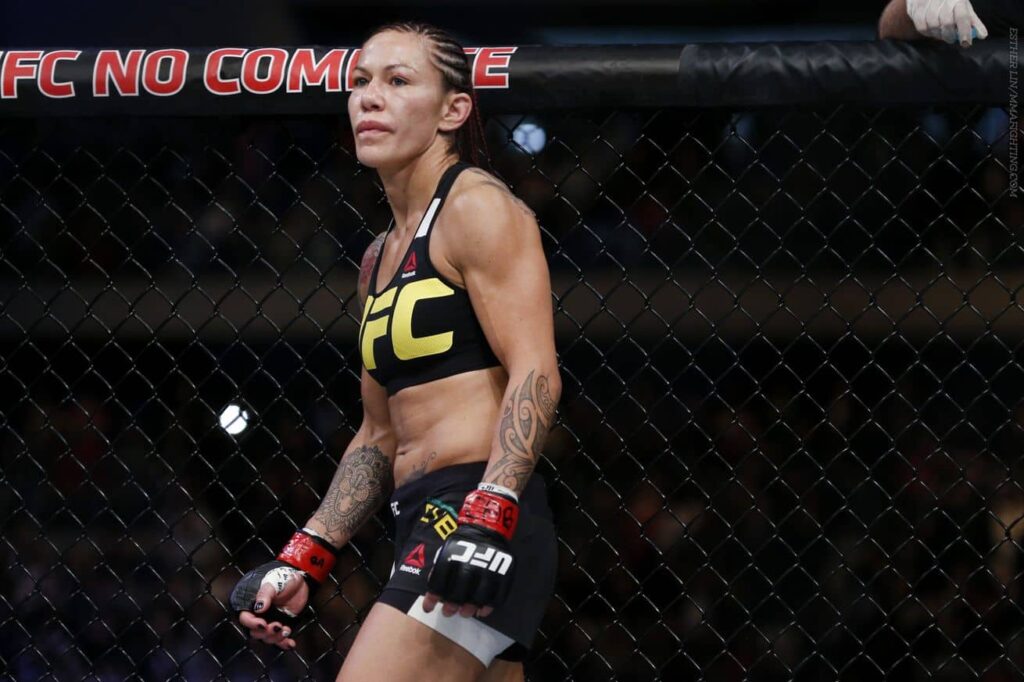 113_Cris_Cyborg_vs_Leslie_Smith.0.0[1]