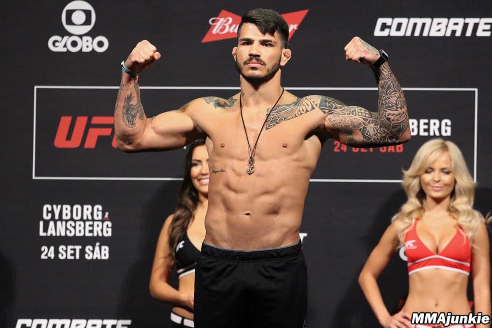 erick-silva-ufc-fight-night-95-ceremonial-weigh-ins1