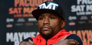 Floyd Mayweather Claims He Carried Conor McGregor