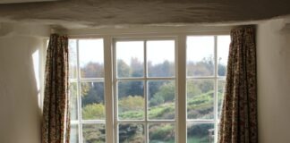 A Couple Of Signs That It’s Time For Window Replacement window curtain open wide