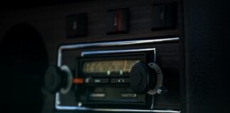 How To Install A Car Radio System? black 1-DIN head unit